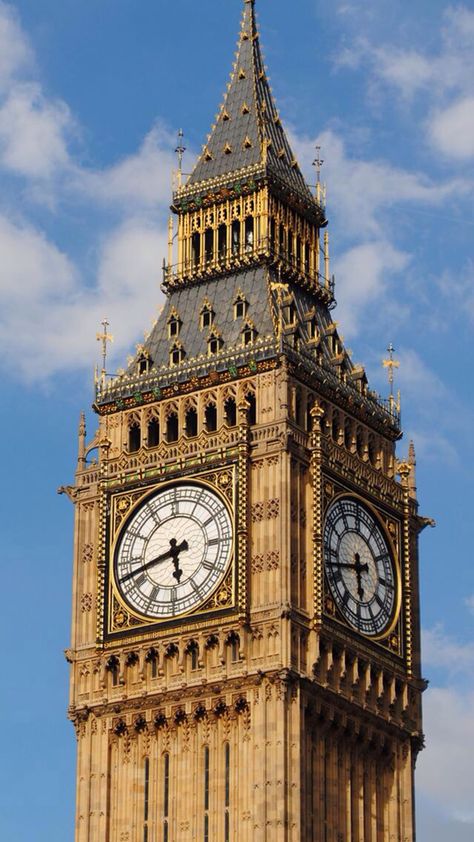 The Big Ban Big Ban, Wrought Iron Front Door, London Tower, London Dreams, Perspective Drawing Architecture, Cathedral Architecture, Big Ben London, London Aesthetic, Beautiful Scenery Pictures