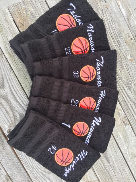 Basketball Kit Ideas, Netball Team Gift Ideas, Team Gifts Basketball, Basketball Team Christmas Gifts, Basketball Team Mom Ideas, Basketball Team Dinner Ideas, Basketball Team Gifts End Of Season, Basketball Tournament Ideas Team Gifts, Basketball Banquet Gifts