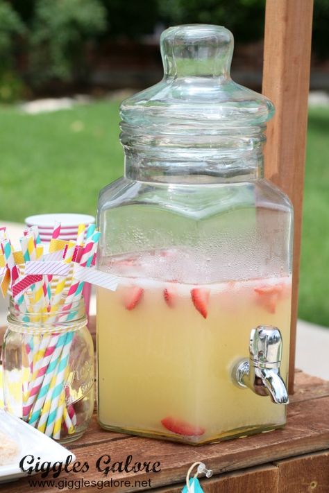 Lemonade stand lemonade with strawberries Kids Lemonade Stand Ideas, Kids Lemonade Stand Diy, Lemonade Stand Tip Jar, Lemonade Signs For Kids, Kid Lemonade Stand, Kids Lemonade, Lemonade Sign, Tip Jars, Lemonade Stand