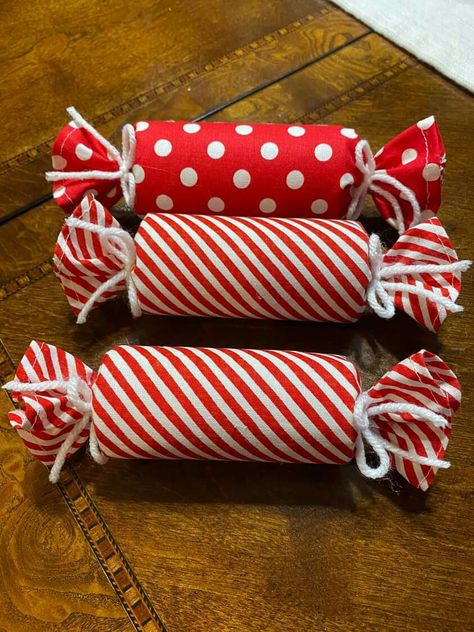 Candy Decorations Diy, Gingerbread Christmas Decor, Christmas Homemade, Peppermint Christmas, Christmas Homescreen, Christmas Themes Decorations, Diy Christmas Decorations Easy, Home Aesthetic, Homescreen Ideas