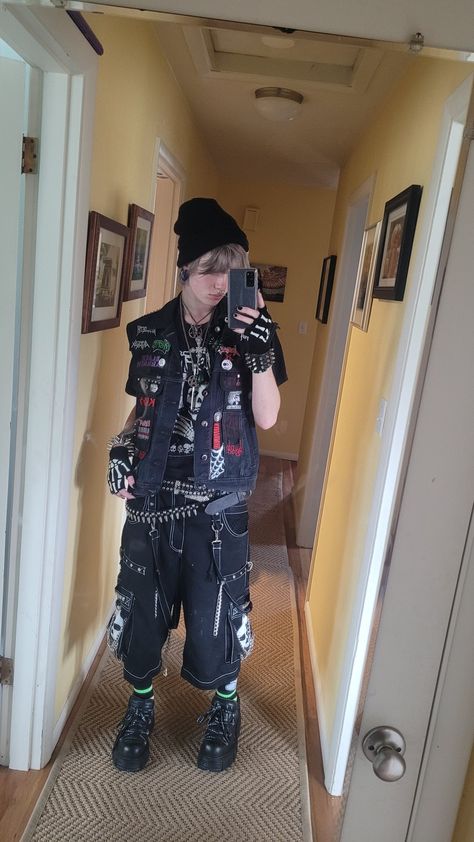 Crust Punk Outfits Men, Early 2000s Punk Fashion Men, Men’s Punk Outfit, Emo Denim Jacket, 2000s Punk Aesthetic Men, New Wave Punk Fashion, Masc Metal Outfits, Punk Winter Outfits Men, Punk Rock Outfits Male