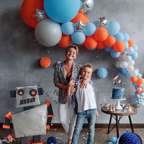 ᴾᴬᴿᵀᵞ ˢᵀᵞᴸᴵᴺᴳ (@epishevai) • Instagram photos and videos Robot Birthday Party, Astronaut Party, Space Theme Party, Outer Space Party, Space Birthday Party, Balloon Installation, 2nd Birthday Party Themes, World Party, Space Birthday