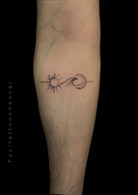 Tattoo Sun Moon Tattoo, Moon Sun Tattoo, Beauty Tattoos, Sun And Moon, Minimalist Tattoo, Moon Tattoo, Tiny Tattoos, Sun Moon, Infinity Tattoo