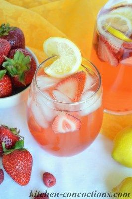 Lemon Berry Sangria and Virgin Lemon Berry Sangria - Kitchen Concoctions Lemon Sangria, Strawberry Margaritas, Summer Sangria Recipes, White Sangria Recipe, Strawberry Sangria, Berry Sangria, Roasted Strawberry, Fruity Wine, Roasted Strawberries