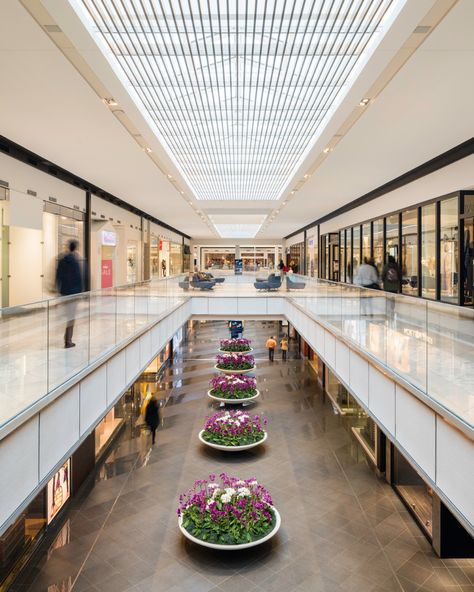 Shops at Riverside | 5+Design Luxury Mall Interior, Small Mall Design, Strip Mall Design, Mall Interior Design, Bloxburg Mall, Mall Architecture, Luxury Shopping Mall, Shop Architecture, Mall Interior