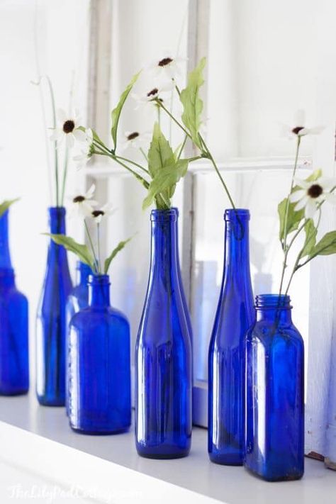 Wedding Diy Centerpieces, Centerpieces Blue, Spring Mantel, Blue Vases, White Living Room Decor, Kitchen Blue, Blue Dishes, Blue Glassware, Cobalt Glass