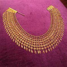 Guluband Necklace, Gem Palace, Stylish Lady, Gold Necklace Indian Bridal Jewelry, Jewelry Set Design, Wedding Jewellery Collection, Indian Jewelry Sets, Antique Gold Jewelry, Gold Bangles Design