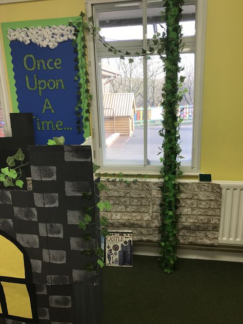 Jack And The Beanstalk Role Play, Beanstalk Display, Jack And The Beanstalk Eyfs, Eyfs Role Play, Bean Stalk, Home Corner, Jack And The Beanstalk, Corner House, Reading Corner