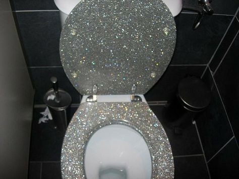 OH. MY. GOD. Sparkle toilet. I think one of my nieces would love to have this in a bathroom in her house!! Glitter Toilet Seat, My New Room, Toilet Seat, My Dream Home, Future House, Bathroom Decor, Sweet Home, Home Diy, New Homes