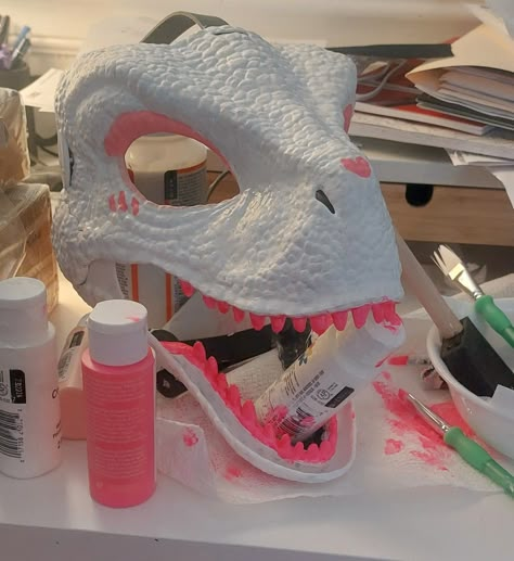 Pink Dino Mask Ideas, Dinomask Design Ideas, Dino Mask Inspiration, Dino Mask Ideas, Dino Mask, Dino Mask Paint Ideas, Realistic Dragon, Dinosaur Mask, Rainbow Loom Bracelets Easy