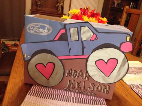 Monster truck valentines day box Race Car Valentine Box Ideas, Monster Truck Valentine Box Ideas, Monster Truck Valentines Boxes Boys, Monster Truck Valentine Box, Vday Crafts, Valentines Party Food, Holiday Party Kids, Valentine Card Box, Diy Monsters