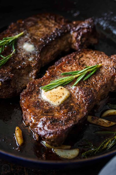 Steak Recipes Pan, Steak Recipes Pan Seared, Cooking The Best Steak, Steak Dinner Recipes, Pan Seared Steak, Top Sirloin Steak, Grilled Steak Recipes, Garlic Butter Steak, Steak Butter