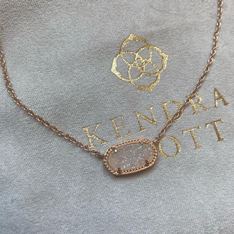 Beautiful Necklace, Classic Kendra Scott Kendra Scott Friendship Bracelet, Preppy Presents, Preppy Jewelry, Kendra Scott Necklace, Pura Vida Bracelets, Birthday Wishlist, Kendra Scott Jewelry, Beautiful Necklace, Descendants