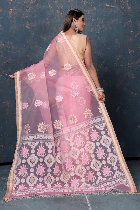 Elegant Saree Look, Muslin Jamdani Saree, Jamdani Saree, Fashion Journals, Elegant Saree, Indian Saree, Kanchipuram Saree, Traditional Fabric, Saree Look