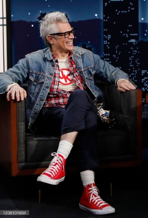 Johnny Knoxville Style, Red Sneakers Outfit Mens, Johnny Knoxville Outfits, Knoxville Outfits, Converse Red Outfit, Chuck 70 Outfit Men, Red Outfit Men, Jonny Knoxville, Chuck 70 Outfit