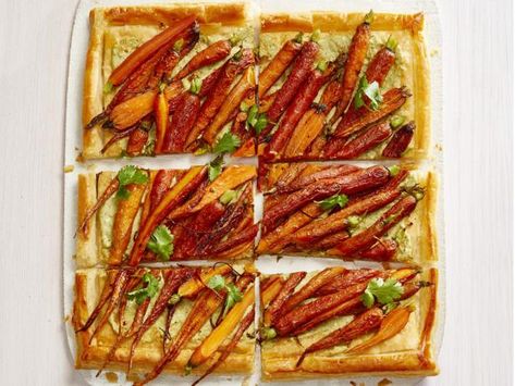 Carrot Tart, Tahini Sauce Recipe, Easter Food Appetizers, Easter Side Dishes, Easter Appetizers, Tea Ideas, Tart Baking, Veggie Food, Cook Chicken