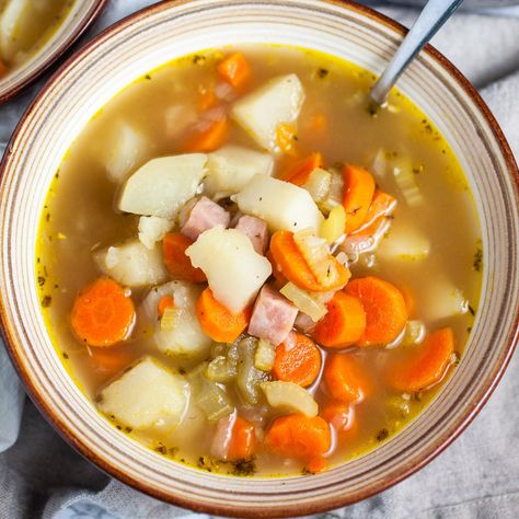 This homemade old fashioned Healthy Ham and Potato Soup recipe is easy and a great way to use leftover ham! It's made without milk or dairy. Healthy Ham And Potato Soup, Potato Soup Without Milk, Potato And Ham Soup, Healthy Potato Soup, Gluten Free Chicken Broth, Healthy Ham, Ham And Potato Soup, Healthy Potatoes, Herb Roasted Potatoes