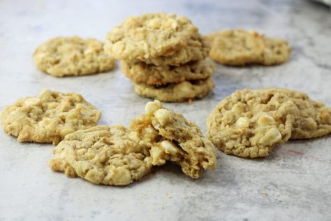 Coconut Oatmeal Cookies, White Chocolate Coconut, Chocolate Coconut Cookies, Oatmeal Coconut Cookies, Coconut Oatmeal, White Chocolate Chip Cookies, Coconut Cookies, Delicious Cookie Recipes, Chocolate Coconut