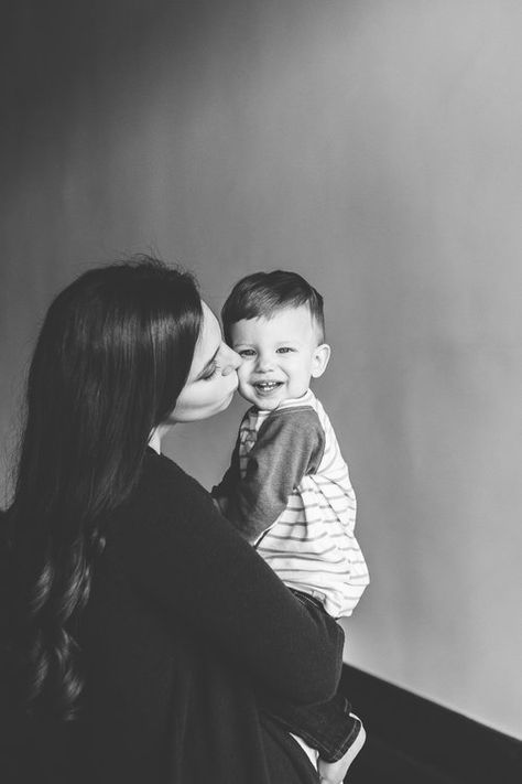 Smash Cake Photos, First Birthday Smash Cake, Studio Family Portraits, Gaining Confidence, Mother Baby Photography, Birthday Smash Cake, Mommy And Me Photo Shoot, Mother Son Photography, Cake Photos