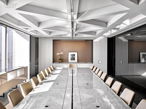 Condé Nast’s One World Trade Center HQ by Gensler New York Board Room Design, Conference Room Design, Meeting Room Design, Interior Design Office, Office Design Inspiration, Office Meeting Room, Corporate Office Design, Boardroom Table, One World Trade Center