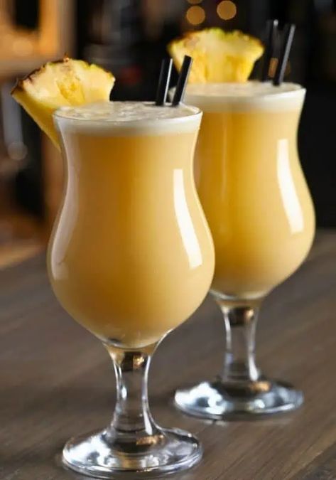 15 Easy RumChata Drinks - BeCentsational Frozen Rumchata Drinks, Pineapple Cream Rumchata Recipes, Rumchata Drinks Easy, Run Chata Drinks, Rum Chata Recipes Drinks Easy, Pineapple Rumchata Recipes, Pineapple Rumchata, Drinks With Rumchata, Rumchata Limon