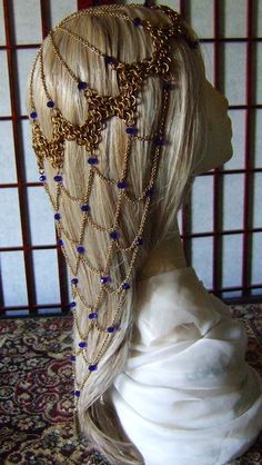 Motif Soutache, Beaded Headpiece, Chain Maille, Fantasy Jewelry, Hair Ornaments, Fantasy Clothing, Fantasy Fashion, Mode Inspiration, Blue Crystals