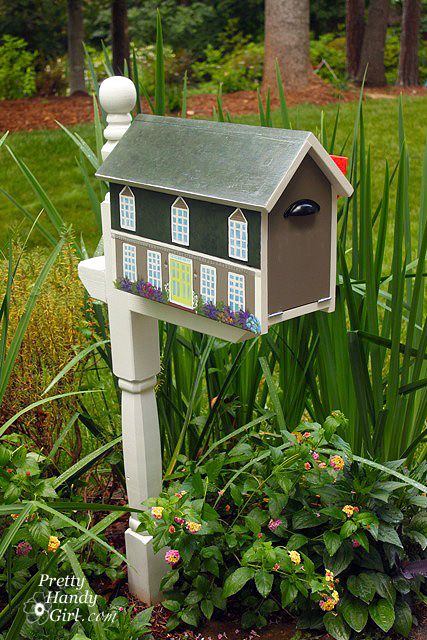 Mailbox Landscape, Mailbox Installation, Us Mailbox, Cool Mailboxes, Mailbox Garden, Mailbox Makeover, Wooden Mailbox, Mailbox Landscaping, Diy Mailbox