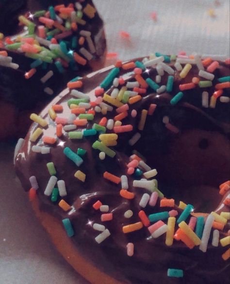 #donutcake #sprinkles #donutlover #donutshop #aesthetic Donut Aesthetic, Donuts Aesthetic, 2023 Aesthetic, Sprinkle Donut, Donut Shop, Cake Donuts, Christmas List, Dark Aesthetic, Donuts