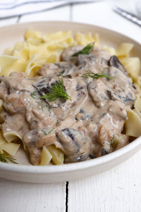 Crock Pot Stroganoff, Venison Stroganoff, Stroganoff Beef, Beef Stroganoff Crockpot, Venison Steak, Slow Cooker Beef Stroganoff, Chicken Stroganoff, Buttered Noodles, Stroganoff Recipe