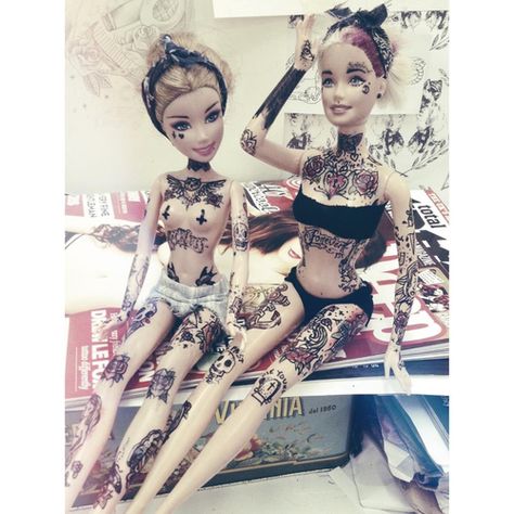 tattoo barbie Alt Barbie, Tattooed Barbie, Barbie Tattoo, Real Barbie, Doll Tattoo, Bad Barbie, Dollhouse Projects, Photo Grid, Im A Barbie Girl