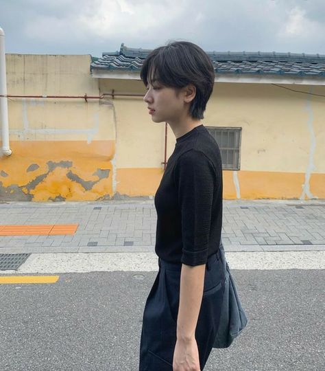 Lee Joo Young, Korean Haircut, Tomboy Hairstyles, Short Hair Tomboy, Korean Short Hair, Asian Short Hair, Hair Inspiration Short, Hair Tips Video, Hair Arrange