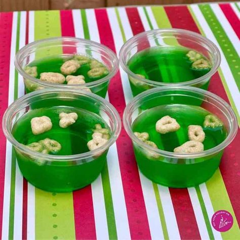 Aunt Bethany Jello Shots - Get Your Holiday On Griswold Family Christmas Party, Aunt Bethany, Christmas Jello, Jello Pudding Shots, Jello Mold Recipes, Christmas Vacation Party, Green Jello, Christmas Jello Shots, Christmas Vacation Movie