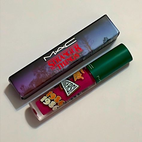 Brand New In Box, Full Size! Stranger Things Collection Gloss, Shade Wild Wheeler (Berry Pink). Mac Stranger Things, Stranger Things Collection, Stranger Things Gifts, Stranger Things Merch, Bible Crafts Sunday School, Wild Makeup, Wet N Wild Makeup, Makeup Mac, Stranger Things Actors