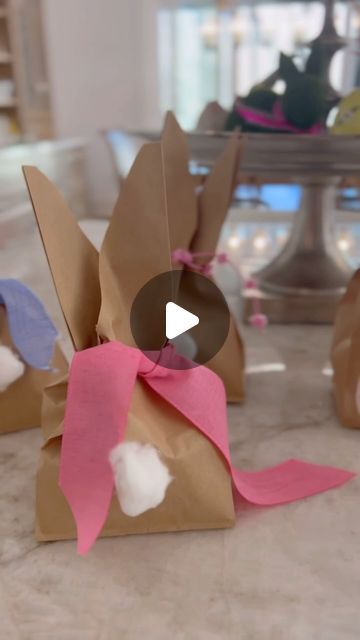 Amanda Albrecht Illinois Realtor + Content Creator on Instagram: "🐰DIY bunny bags🐰 Save for 🐣 Easter. Grab a paper lunch bag, trace ears and cut!   Next glue or hot glue the cutest cotton tail. Fill with Easter treats and tie with a bow!  Give this a try for an easy and fun Easter DIY!  . . . #easter #easterbunny #easterdiy #home #plainfieldillinois #jolietillinois #momsofinsta #napervillemoms #kidapproved #herecomespetercottontail #easterbunny" Bunny Bags Diy, Bunny Hay Bag Diy, Paper Bag Bunny, Paper Sack Bunny Bags, Bunny Bags For Easter Sewing Patterns, Easter Bunny Lunch Bag, Realtor Content, Diy Lunch Bag, Diy Bunny