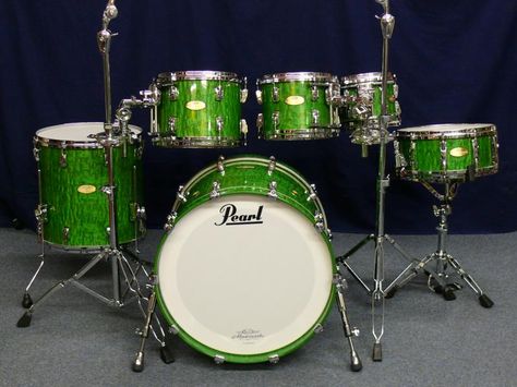 pearl-Masterworks Artisan-2012-Green Tamo High Gloss Green Drums, Best Drums, Hex Girls, Pearl Drums, Drums Art, Drum Sets, Drum Music, How To Play Drums, Drummer Boy