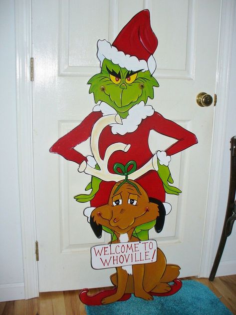 Grinch Yard Decorations, Grinch Door, Grinch Stuff, Grinch Christmas Party, Whoville Christmas, Christmas Door Decoration, Grinch Party, Grinch Christmas Decorations, Christmas Yard Art