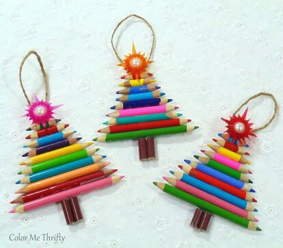 Check out this easy and unique DIY homemade Christmas Ornaments for your Christmas tree decoration. You can give this for kids to make or do it yourself if you have the time, and if you don't have colored pencils you can head down to the dollar stores and pick some up or cheap. #Christmas #holiday #ornaments Mom Ornaments, Tree Library, Diy Tree Ornaments, Diy Tree, Unique Christmas Trees, Winter Ideas, 12 December, Christmas Ornaments Homemade, How To Make Diy