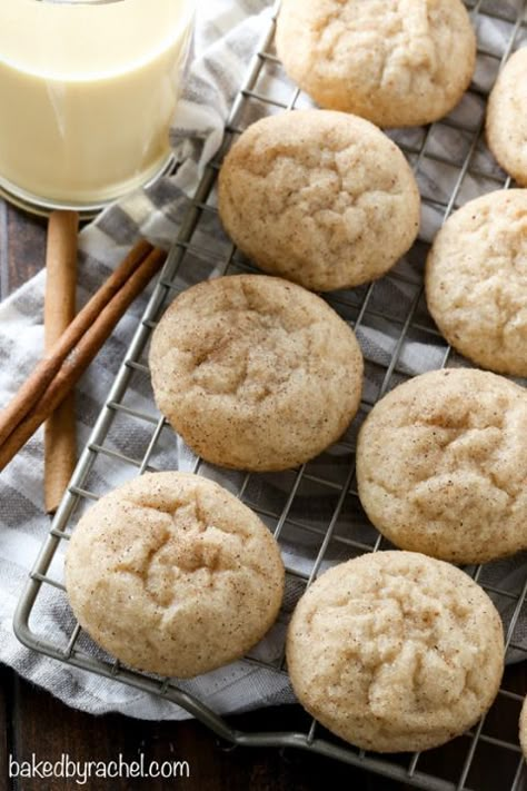 Eggnog Snickerdoodles, Slow Cooker Pizza, Egg Nog Cookies Recipe, Cookies Snickerdoodle, Snickerdoodle Cookies Easy, Christmas Decorations Food, Cinnamon Desserts, Butter Scotch, Spring Time Desserts