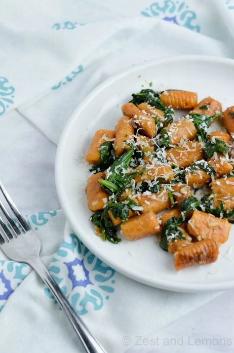 Sweet Potato Gnocchi with Spinach & Garlic Butter Sauce - Zest and Lemons Gnocchi Recipes Sauce, Garlic Butter Sauce Recipe, Gnocchi With Spinach, Gnocchi Sauce, Gluten Free Gnocchi, Gluten Free Sweet Potato, Sweet Potato Gnocchi, Sweet Potato Spinach, Potato Gnocchi