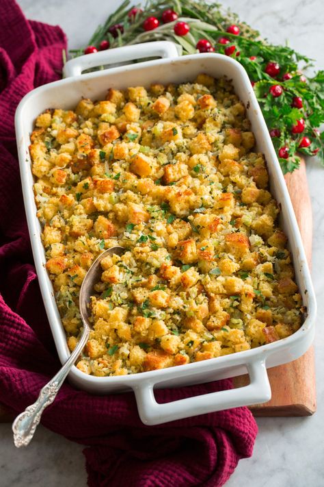 Cornbread Stuffing Recipe With Apples, Crockpot Stuffing, Classic Stuffing Recipe, Best Stuffing Recipe, Cornbread Stuffing Recipes, Leftover Cornbread, Sausage Cornbread Stuffing, Cornbread Stuffing, Homemade Stuffing