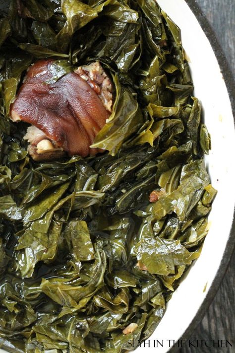 Delicious savory collard greens with bits of spicy bacon!....SO GOOD!!!...and it's AWARD WINNING! Collard Greens Recipe Soul Food, Greens Recipe Soul Food, Collard Greens Recipe, Chicken Piccata Recipe, Southern Recipes Soul Food, Honey Garlic Chicken, Collard Greens, Greens Recipe, Vegetable Sides