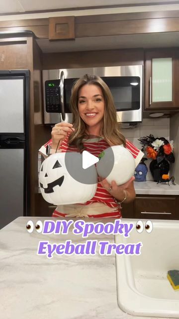 Amanda Jean Gilmore on Instagram: "Introducing my Spooky Eyeball Treat! 👁️🎃 This Halloween pail is a scream-worthy addition to any spooky celebration. Topped with a styrofoam ball and filled with eyeball suckers, it’s the perfect mix of creepy and sweet! 🕸️🍬 Perfect for parties or school treats, get ready to delight and fright with this fun DIY project. #DIYHalloween #CraftyMom #SpookyFun #HalloweenTreats #HalloweenCrafts #diyhalloween #diyhalloweentreat #cheapdiy #halloweenparty #halloweenpartyideas #halloweentreatideas #happycrafting #eyeballtreats #diy #halloweenDIY #halloweencraft #dollartreecrafts #dollartreehalloween #halloween" Diy Halloween Treats, Amanda Jean, Dollar Tree Halloween, School Treats, Styrofoam Ball, Crafty Moms, Dollar Tree Crafts, Cool Diy Projects, Fun Diy