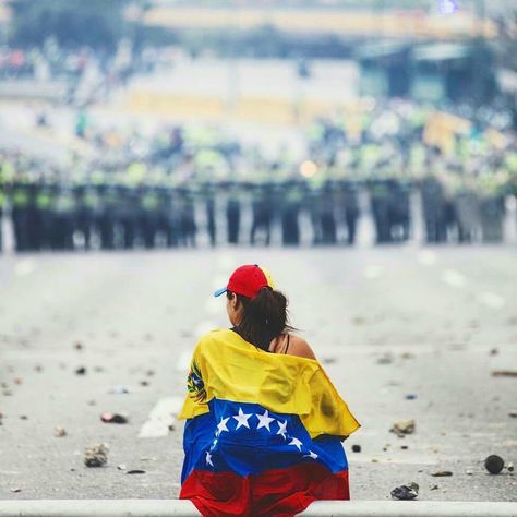 Venezuela tiene nombre de mujer Manifestation Prayer, Campaign Slogans, General Assembly, United We Stand, Story Inspiration, Rain Jacket, Instagram Post, Couple Photos, Photo And Video