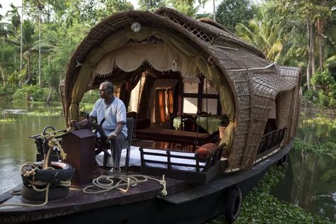 Unusual Houses, Shanty Boat, Kerala Backwaters, City Inspiration, Rice Paddies, House Boats, Water Birds, Bg Design, Camping Hammock