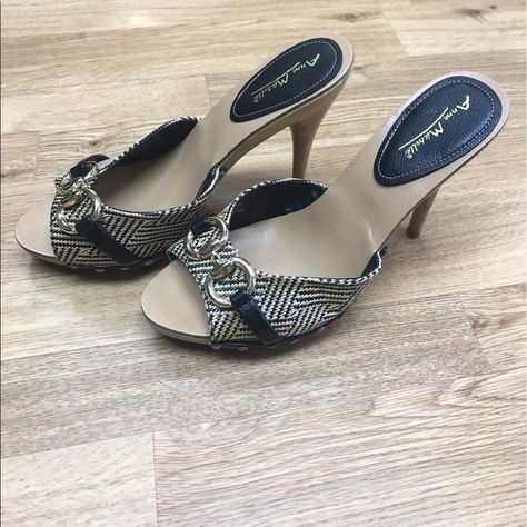 Super Cute & Brand New W/ Out The Box! These Are Great Shoes That Are Extremely Comfy Pretty Heels, Shoe Nails, Beautiful Heels, Fancy Shoes, Cute Heels, Aesthetic Shoes, Fashion Wishlist, Pretty Shoes, Dream Clothes