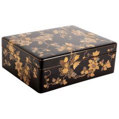 Large Japanese Black Lacquer Box with Gilt Vine Design Period Box, Japanese Inro, Japanese Things, Wood Lounge Chair, Oak Armchair, Royalty Aesthetic, Box Designs, Decoupage Art, Vine Design