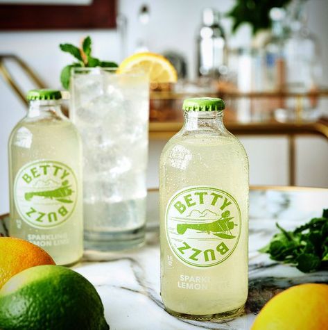 Betty Buzz, Ritual Zero Proof, Healthy Alcohol, Alcohol Spirits, Non Alcoholic Beer, Bourbon Cocktails, Tonic Water, Cocktail Making, Non Alcoholic Drinks