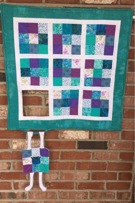 Hilarious Runaway Quilts – Quilting All People Quilt, Snowman Quilt, 9 Patch Quilt, Block Quilt, Scrap Quilt Patterns, Cute Quilts, Hang In There, Miniature Quilts, Quilt Block Tutorial