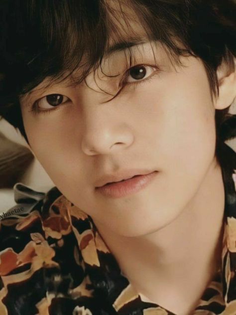 Tae:i love you❤ Devu:i love too❤ Nandu:then what about me💔*tears* … #fanfiction #Fanfiction #amreading #books #wattpad Taehyung Senada, Taehyung Live, Im Falling In Love, Bts Reactions, Staring At You, Taehyung Photoshoot, Taehyung Funny, Kim Taehyung Funny, Kim Taehyung Wallpaper