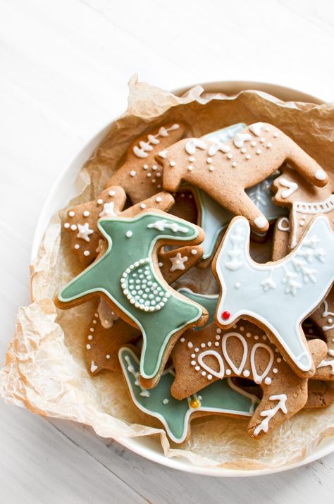 Pepparkakor Recipe, Freezable Cookies, Cookie Tree, Easy Gingerbread Cookies, Scandinavian Wedding, Swedish Food, Christmas Yummies, Scandinavian Heritage, Plain Cookies